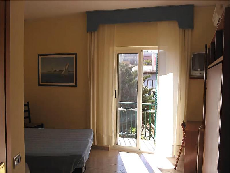 Hotel Torre Antica Loano Eksteriør bilde