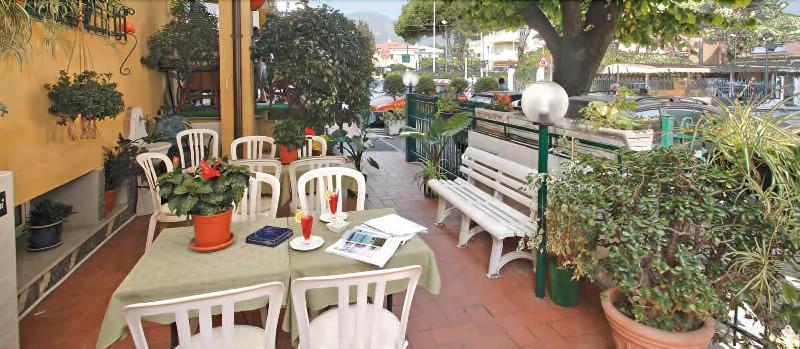 Hotel Torre Antica Loano Eksteriør bilde
