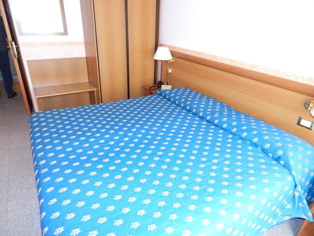 Hotel Torre Antica Loano Rom bilde