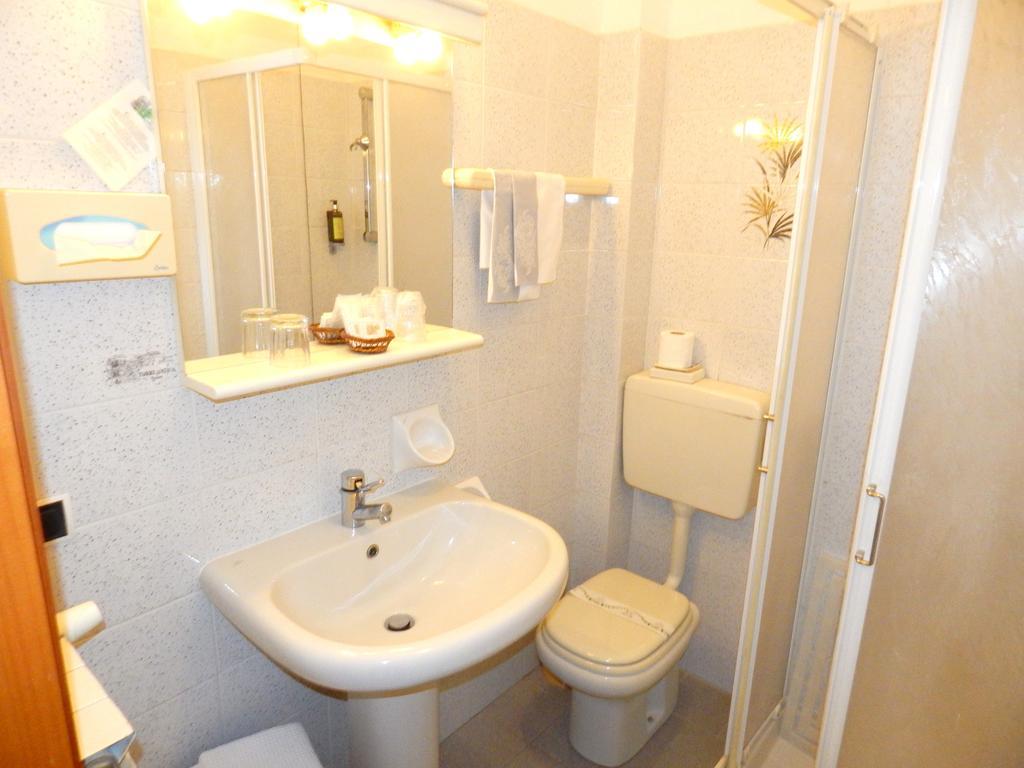 Hotel Torre Antica Loano Rom bilde
